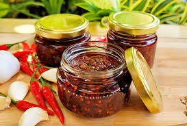 WHITE HORSE GARLIC CHILLI JAR (65GM)